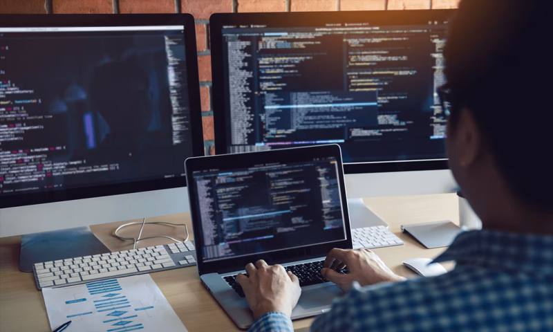 数据科学选型:R与Python如何赋能象州县网站建设?